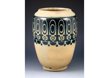 Vaso con motivi vegetali stilizzati Vaso con motivi vegetali stilizzati